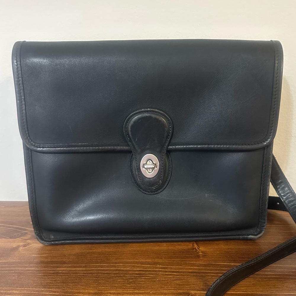 Vintage Coach Willis bag crossbody black leather purse